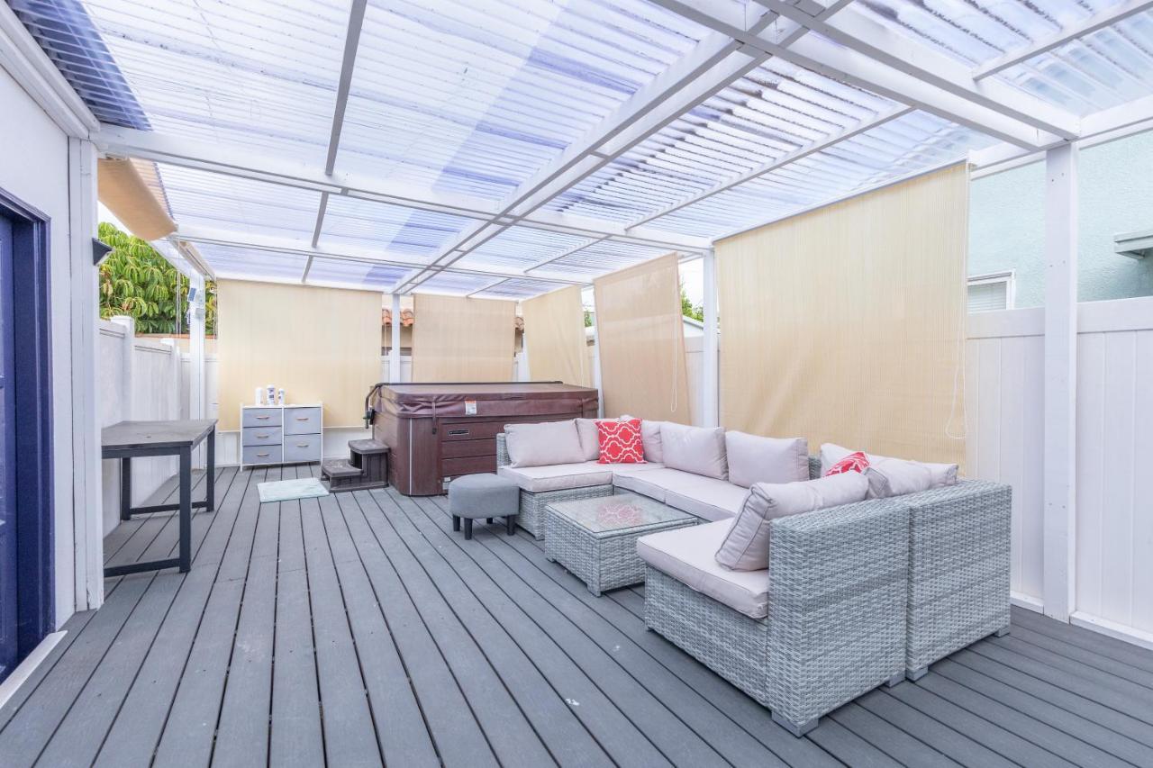 Luxury Villa With Hot Tub! Walk To Beach & Bars Long Beach Extérieur photo